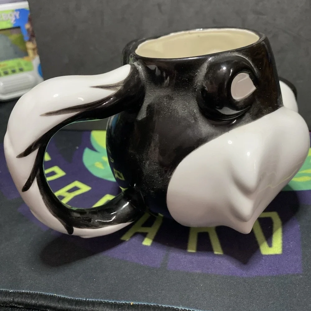 Vintage 1993 Pepe Le Pew Ceramic Mug Applause Warner Brothers 3D Coffee Cup Rare